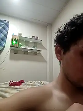 Snapshot of Noamilk chatting on February 2026 12:15:01 AM Noamilk online show from February 2026 12:15:01 AM