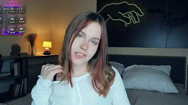 MaliaBourraine online show from October 2025 09:19:02 AM