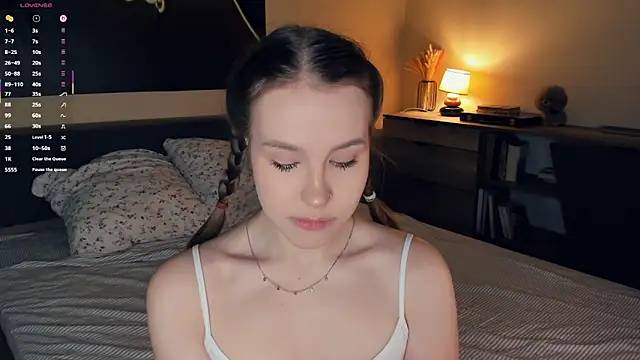 MaliaBourraine online show from December 2025 07:03:01 AM