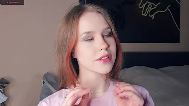 Snapshot of MaliaBourraine chatting on February 2026 07:20:02 AM MaliaBourraine online show from February 2026 07:20:02 AM