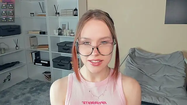 Snapshot of MaliaBourraine chatting on March 2026 07:36:01 AM MaliaBourraine online show from March 2026 07:36:01 AM