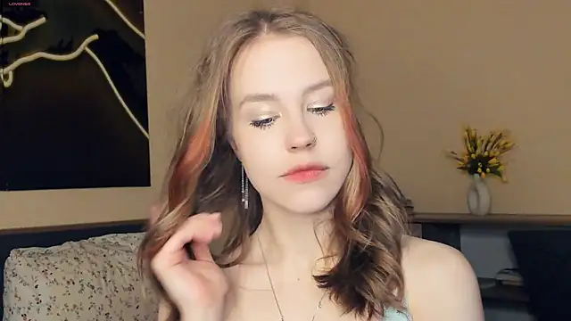 Snapshot of MaliaBourraine chatting on March 2026 07:14:02 AM MaliaBourraine online show from March 2026 07:14:02 AM