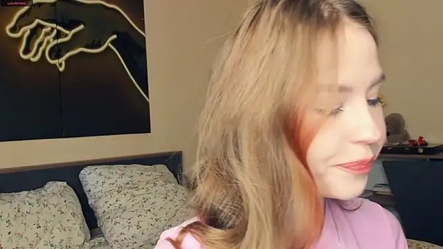 Snapshot of MaliaBourraine chatting on March 2026 07:09:02 AM MaliaBourraine online show from March 2026 07:09:02 AM