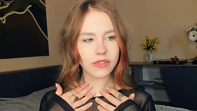 Snapshot of MaliaBourraine chatting on April 2026 07:20:01 AM MaliaBourraine online show from April 2026 07:20:01 AM