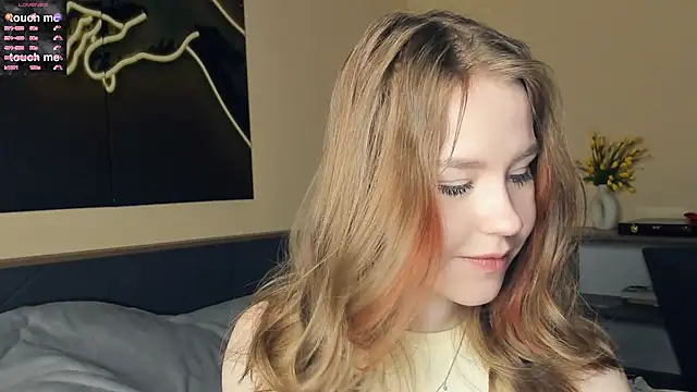 Snapshot of MaliaBourraine chatting on April 2026 07:13:02 AM MaliaBourraine online show from April 2026 07:13:02 AM