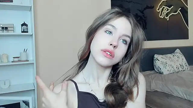 Snapshot of MaliaBourraine chatting on May 2026 07:36:02 AM MaliaBourraine online show from May 2026 07:36:02 AM