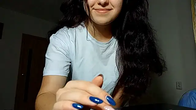 MandaDestiche online show from September 2025 03:05:01 PM