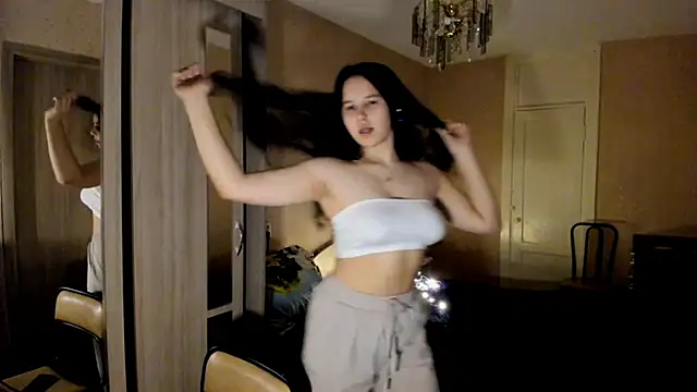 MandaDestiche online show from October 2025 08:07:01 PM