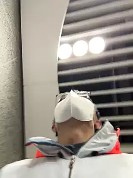 leeyoung  online show from March 2026 11:48:02 AM