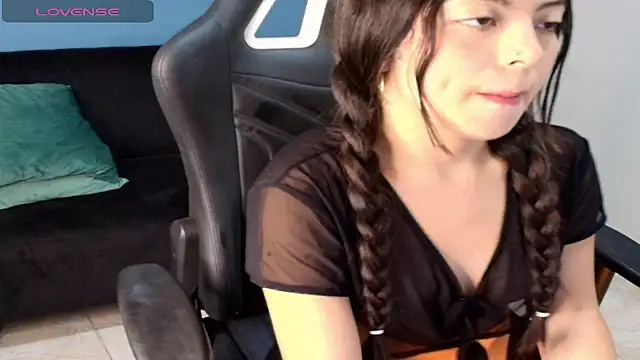 Johanna Angel  online show from October 2025 03:59:01 AM