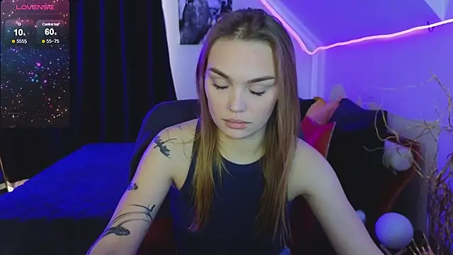 KitsyMoore online show from October 2025 01:10:01 PM