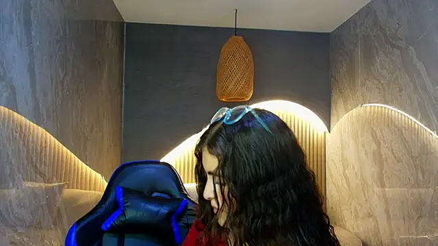 dany r  online show from November 2025 01:21:02 PM