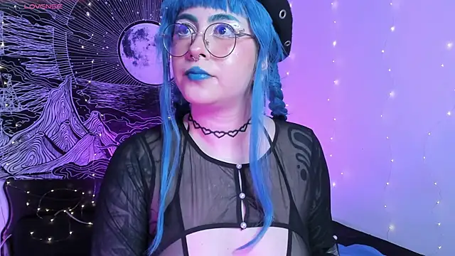 Snapshot of Hallucigenia_ chatting on October 2025 07:15:02 PM Hallucigenia online show from October 2025 07:15:02 PM