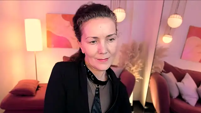 Snapshot of Irene_Marlow chatting on November 2025 02:16:02 PM Irene Marlow online show from November 2025 02:16:02 PM