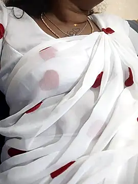 sweetqueen143 online show from November 2025 01:35:02 PM