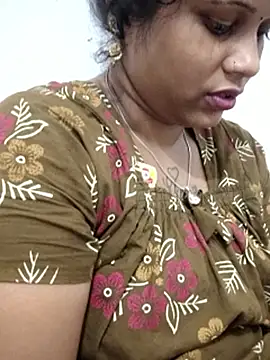 sweetqueen143 online show from February 2026 07:11:01 PM