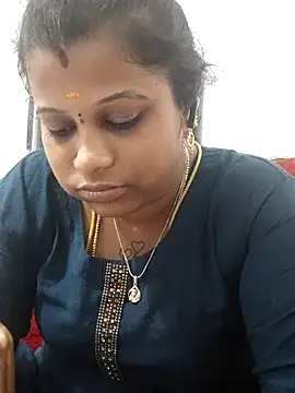 sweetqueen143 online show from April 2026 10:54:01 AM