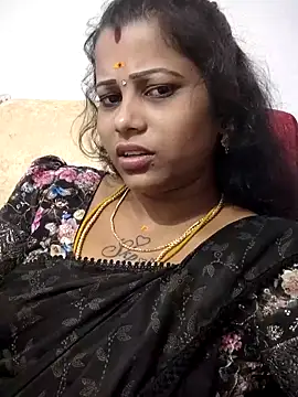 sweetqueen143 online show from April 2026 05:59:01 PM