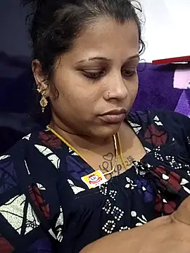 sweetqueen143 online show from April 2026 05:49:02 AM