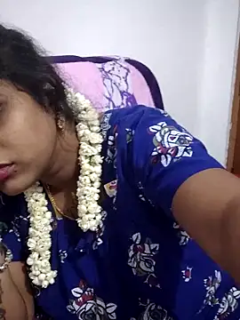 sweetqueen143 online show from May 2026 06:02:02 PM