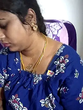 sweetqueen143 online show from May 2026 06:22:01 AM