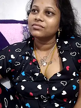 sweetqueen143 online show from May 2026 03:44:02 PM
