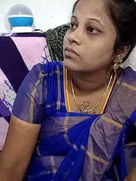 sweetqueen143 online show from May 2026 06:43:02 AM