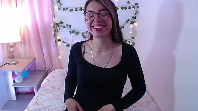 Snapshot of kamillew chatting on September 2025 12:07:01 PM kamillew online show from September 2025 12:07:01 PM