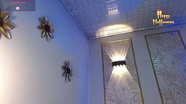 Snapshot of LunaaGrey_ chatting on October 2025 03:29:01 AM LunaaGrey online show from October 2025 03:29:01 AM