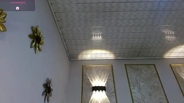 Snapshot of LunaaGrey_ chatting on October 2025 03:39:02 AM LunaaGrey online show from October 2025 03:39:02 AM