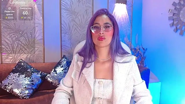 Snapshot of LunaaGrey_ chatting on November 2025 03:40:02 AM LunaaGrey online show from November 2025 03:40:02 AM