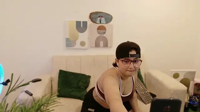 dirty feelena online show from October 2025 03:44:01 PM