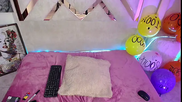 ladymooncs online show from July 2026 09:20:01 PM