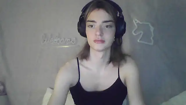 Snapshot of Luna_Samosienko chatting on November 2025 07:02:02 PM Luna Samosienko online show from November 2025 07:02:02 PM