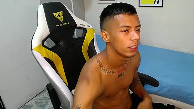 Snapshot of Nando_coll chatting on October 2025 01:00:02 PM Nando coll online show from October 2025 01:00:02 PM