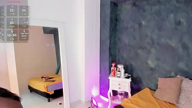 Snapshot of SaraGuzmann chatting on January 2026 07:37:02 PM SaraGuzmann online show from January 2026 07:37:02 PM