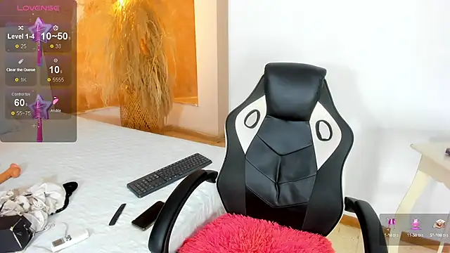 Snapshot of ZOE_ROSE4 chatting on October 2025 07:33:02 PM ZOE ROSE4 online show from October 2025 07:33:02 PM