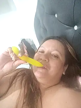 Snapshot of SachaFire chatting on October 2025 02:43:02 AM SachaFire online show from October 2025 02:43:02 AM