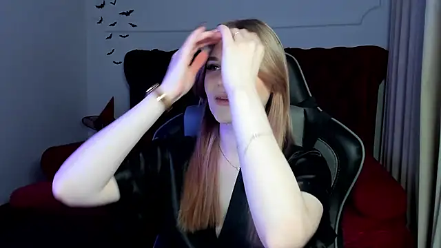 AriaWell online show from October 2025 05:37:01 PM