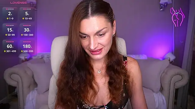 EllaGoldenn online show from October 2025 08:39:02 PM