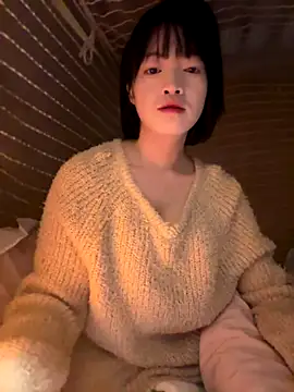 Snapshot of Tramy_xx chatting on October 2025 02:12:02 AM Tramy xx online show from October 2025 02:12:02 AM