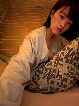 Snapshot of Tramy_xx chatting on October 2025 03:36:01 PM Tramy xx online show from October 2025 03:36:01 PM