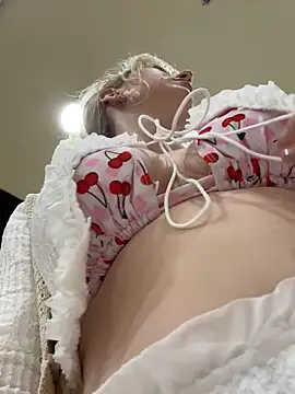 RonnieKiss online show from November 2025 02:50:01 AM