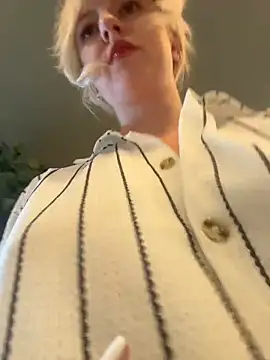 RonnieKiss online show from May 2026 10:24:02 AM