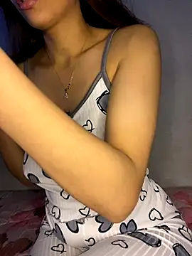 Snapshot of MayaarTop chatting on November 2025 06:39:01 PM MayaarTop online show from November 2025 06:39:01 PM