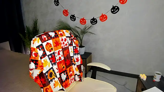 Lesley Wins online show from October 2025 08:05:02 AM