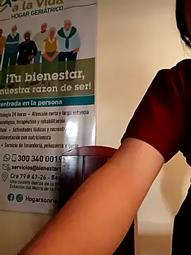 ANDREA-10  online show from December 2025 01:31:02 PM