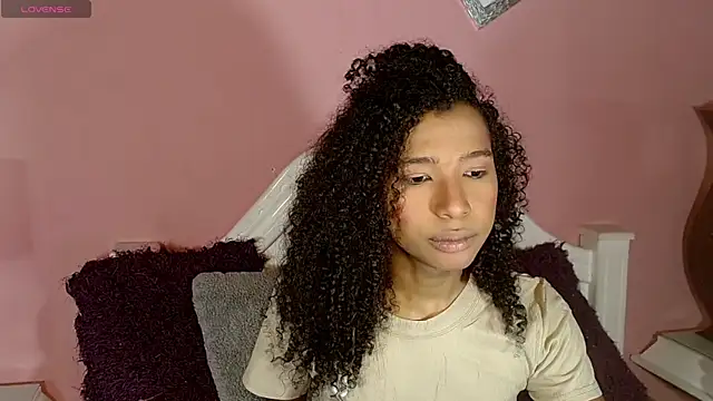  IsabellaRousse online show from November 2025 07:03:01 PM