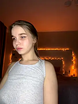 Snapshot of MyLolaSky chatting on October 2025 10:52:02 PM MyLolaSky online show from October 2025 10:52:02 PM