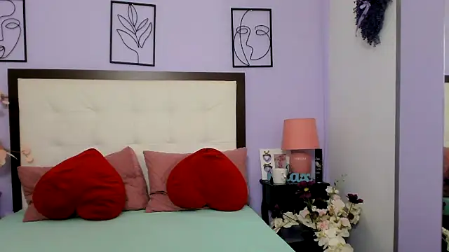 Golden Kittyy online show from November 2025 06:09:02 PM